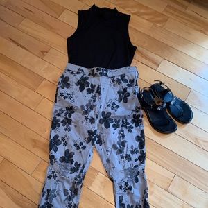 Simons - Gray and black floral jeggings.